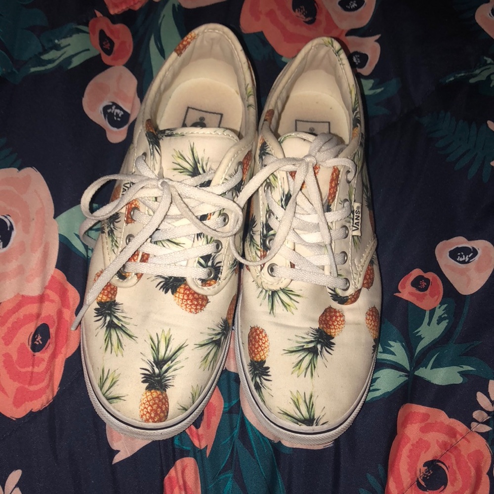 pineapple vans